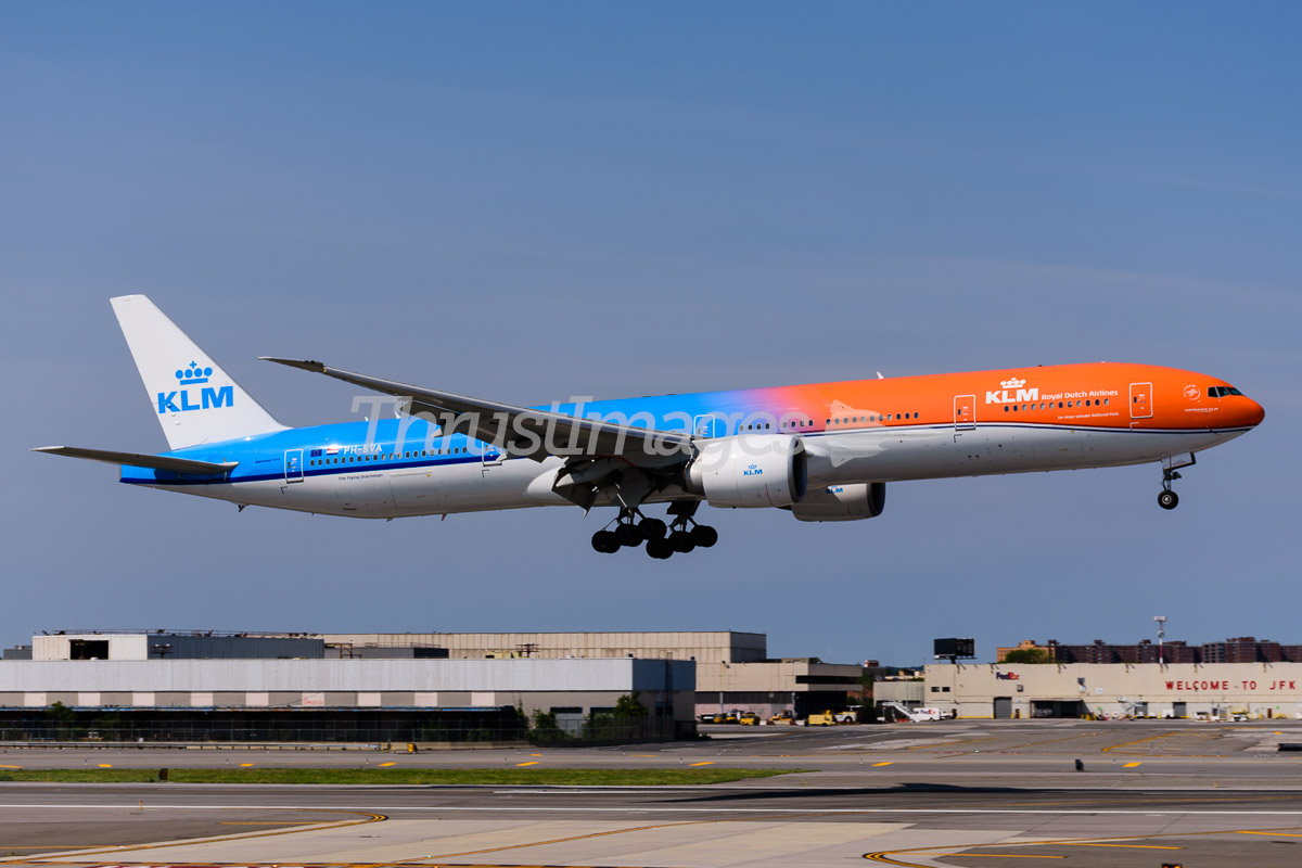 Boeing 777-300 MSN: 35671 LN: 694 REG: PH-BVA "Orange Pride"